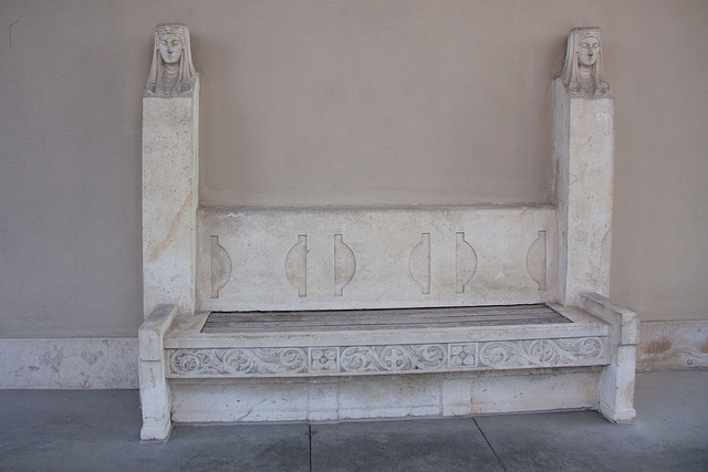 对于贝尼特 对于贝尼特